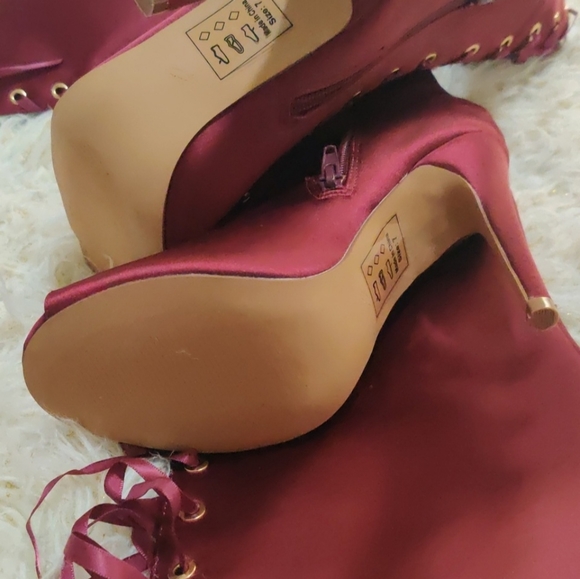 Boots - Picture 3 of 5